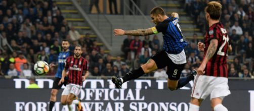 Icardi segna il gol del momentaneo 2-1 contro il Milan