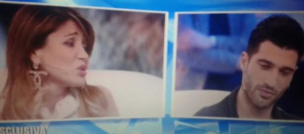 Alta tensione tra Deianira e Michael Terlizzi a Pomeriggio 5 Alta tensione tra Deianira e Michael Terlizzi a Pomeriggio 5
