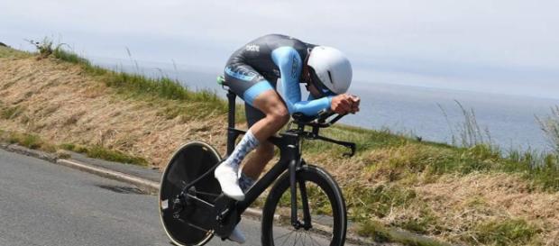 El Ciclista de 21 años, que no forma parte de la organización británica de ciclismo, se unirá a su compañero amateur El Ciclista de 21 años, que no forma parte de la organización británica de ciclismo, se unirá a su compañero amateur
