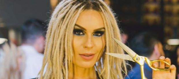 Fernanda Lacerda, a Mendigata, abandona os dreads e muda o visual. (foto reprodução). Fernanda Lacerda, a Mendigata, abandona os dreads e muda o visual. (foto reprodução).