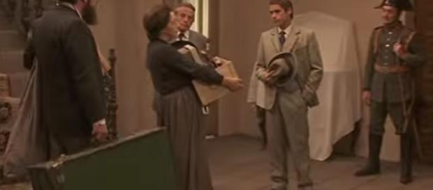 Julieta salva Juanita e litiga con Francisca, nella foto una scena de "Il Segreto" Julieta salva Juanita e litiga con Francisca, nella foto una scena de "Il Segreto"