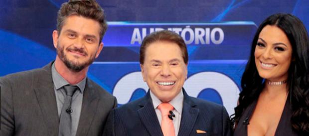 Monique Amin revela a Silvio Santos como a Globo fez para calar a sua boca por anos Monique Amin revela a Silvio Santos como a Globo fez para calar a sua boca por anos