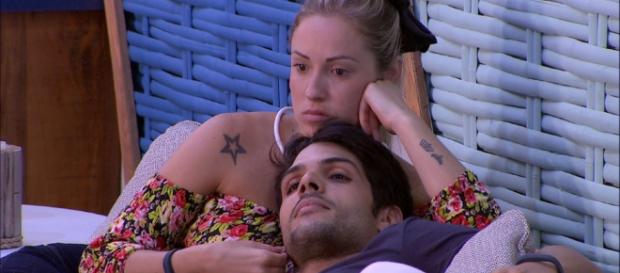 Relação de Lucas e Jéssica gera comentários. (foto reprodução). Relação de Lucas e Jéssica gera comentários. (foto reprodução).