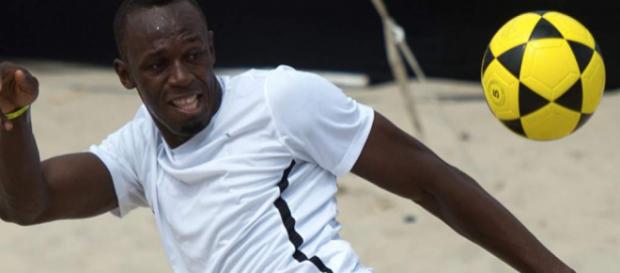 Usain St. Leo Bolt es un exatleta, especialista en pruebas de velocidad, y futbolista jamaicano Usain St. Leo Bolt es un exatleta, especialista en pruebas de velocidad, y futbolista jamaicano