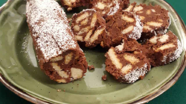 Salame al cioccolato fondente.