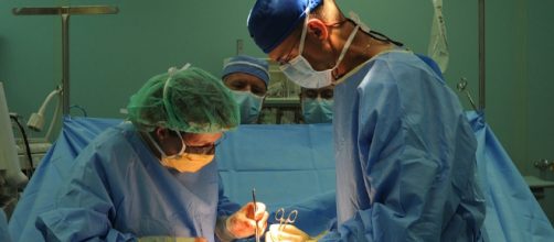 Chirurghi in azione all'ospedale di Portogruaro.