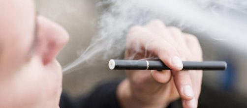 Le sigarette elettroniche non sono affatto innocue secondo un recente studio scientifico - Fonte: nydailynews.com
