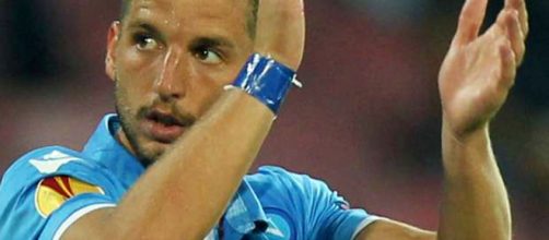 Mertens bomber dal cuore d'oro: aiuta i senza tetto e i bimbi malati