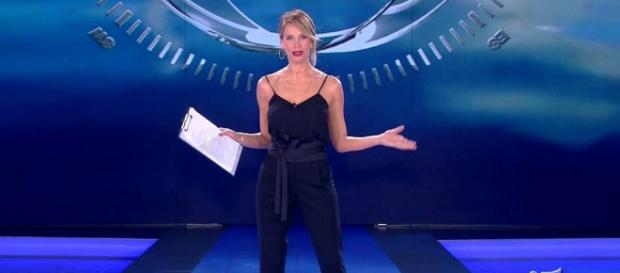 Alessia Marcuzzi sbotta in diretta Alessia Marcuzzi sbotta in diretta