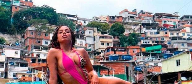 Anitta no clipe de 'Vai malandra' Anitta no clipe de 'Vai malandra'