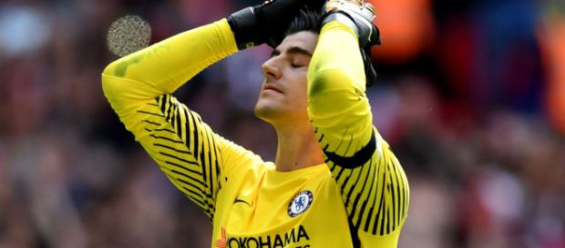 El portero del CHelsea inconforme con la decision de conte El portero del CHelsea inconforme con la decision de conte
