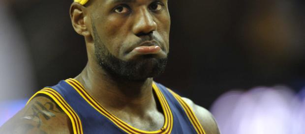 LeBron James obtiene otro triple-doble en la victoria de Cleveland LeBron James obtiene otro triple-doble en la victoria de Cleveland