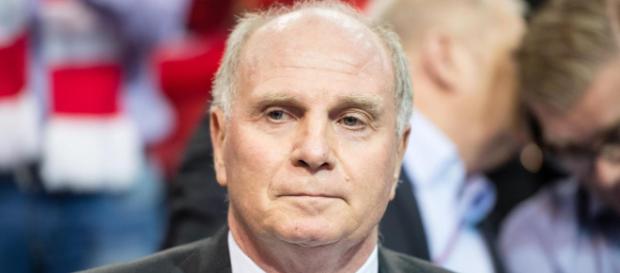 Louis van Gaal: Herbe Kritik an Uli Hoeneß Arbeit Louis van Gaal: Herbe Kritik an Uli Hoeneß Arbeit