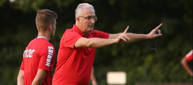 Treinador ganhou sobrevida no comando do Tricolor Treinador ganhou sobrevida no comando do Tricolor