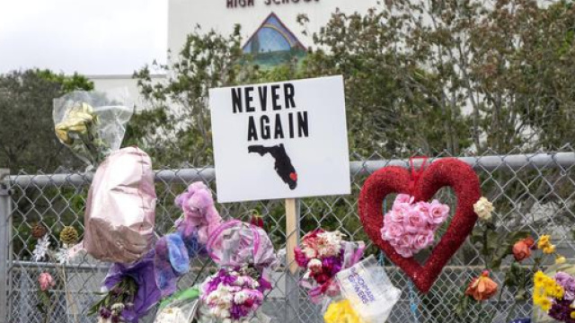 Si torna sui banchi di scuola dopo la strage