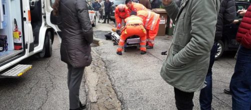 Macerata, spari in strada contro uomini di colore: sei feriti, due ... - mediaset.it