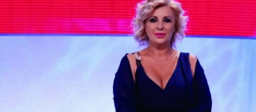 Uomini e Donne, Tina Cipollari da opinionista passa tronista?