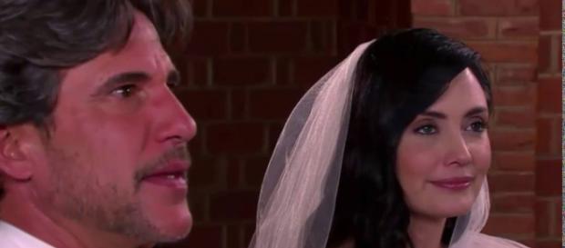 Amélia e Pedro se casam nos últimos capítulos de Um Caminho Para o Destino (Foto: Televisa) Amélia e Pedro se casam nos últimos capítulos de Um Caminho Para o Destino (Foto: Televisa)