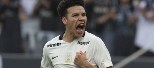 El jugador brasileño busca salir del club. El jugador brasileño busca salir del club.