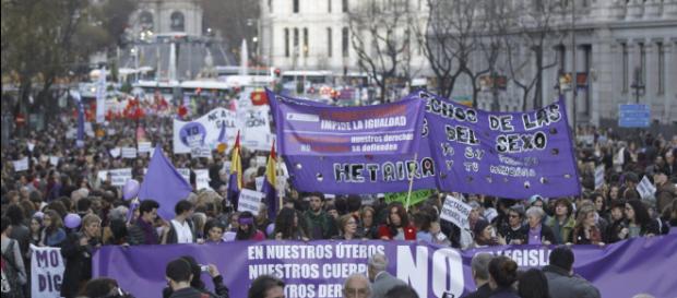 Haz la huelga del 8 de Marzo. #nonosdoblegamos Haz la huelga del 8 de Marzo. #nonosdoblegamos
