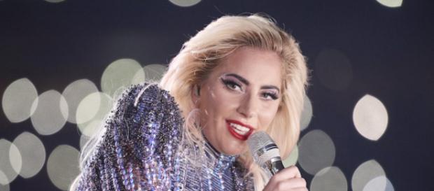 Lady Gaga ha deciso di annullare gli ultimi dieci concerti per problemi fisici Lady Gaga ha deciso di annullare gli ultimi dieci concerti per problemi fisici