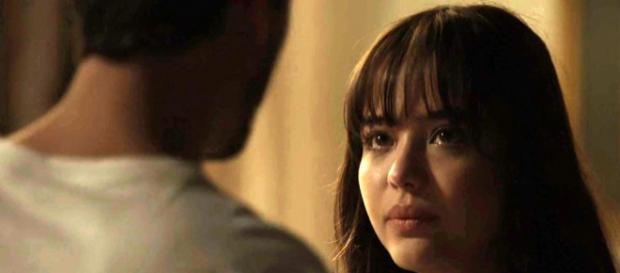 Laura e Rafael têm uma conversa bem séria Laura e Rafael têm uma conversa bem séria