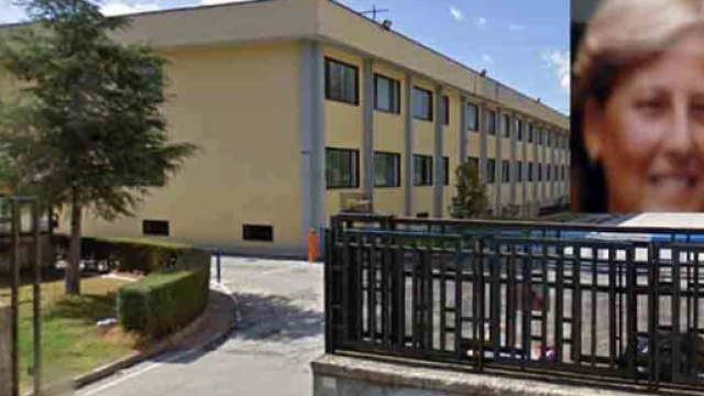 Prof accoltellata, ecco l'accusa a carico del 17enne - casertanews.it