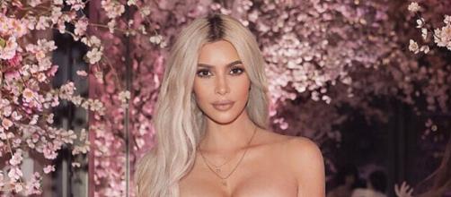 Kim Kardashian envía su nueva fragancia a sus haters