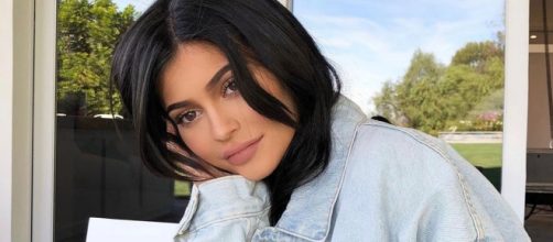 Kylie Jenner gives birth, finally shares her pregnancy with fans. [Image via Kylie Jenner/Instagram]
