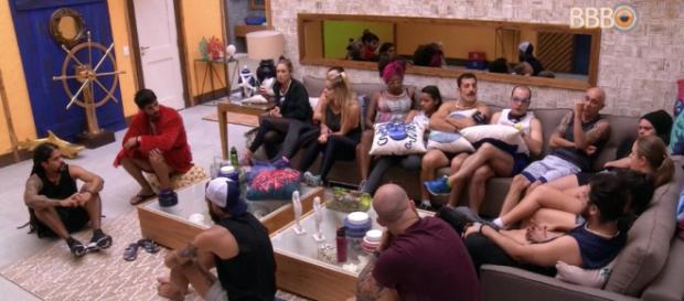 Brothers não devolvem todos os objetos da festa e levam punição Brothers não devolvem todos os objetos da festa e levam punição