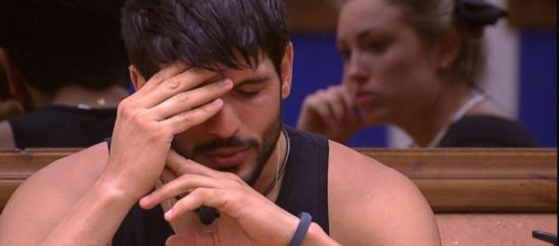 Lucas define voto para o paredão de hoje à noite Lucas define voto para o paredão de hoje à noite