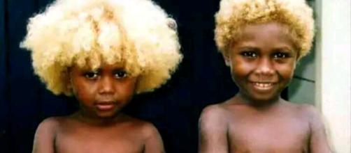Les Salomoniens, unique peuple noir aux cheveux blonds (crédit photo : Google images)
