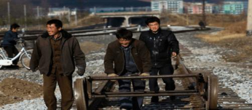 Moscú comenzará a deportar a los trabajadores norcoreanos para el próximo año - breitbart.com