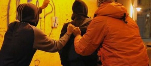 Napoli, allarme baby gang tra "Cavalleggeri" e "Bagnoli": rapine e ... - ilgazzettinovesuviano.com
