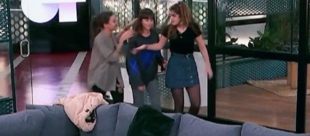 Ana Guerra y Amaia se llevan a Aitana para contarle algo que Cepeda ha filtrado Ana Guerra y Amaia se llevan a Aitana para contarle algo que Cepeda ha filtrado