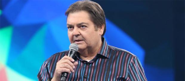 Apresentador é internado em São Paulo Apresentador é internado em São Paulo