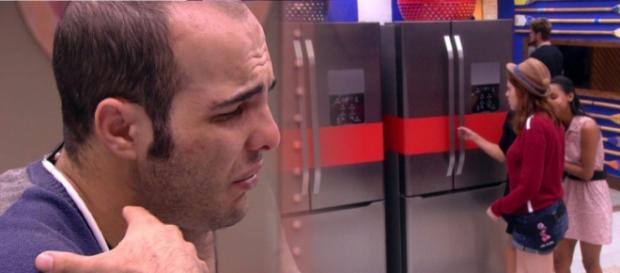 Geladeira no BBB18 é lacrada, todos estão no Tá Com Nada Geladeira no BBB18 é lacrada, todos estão no Tá Com Nada