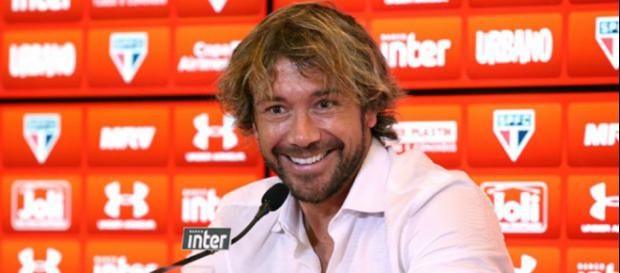 Lugano revelou projeto para recuperar hegemonia do São Paulo. Lugano revelou projeto para recuperar hegemonia do São Paulo.
