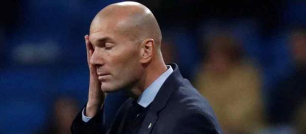 Zinedine Zidane enfrenta novos problemas no vestiário Zinedine Zidane enfrenta novos problemas no vestiário