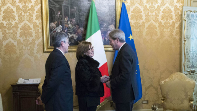 La professoressa Franca Di Blasio sfregiata al volto da uno studente, oggi &egrave; stata ricevuta dal presidente del consiglio Paolo Gentiloni.