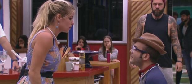 Discussão marca madrugada no ''BBB'' (Captura de vídeo) Discussão marca madrugada no ''BBB'' (Captura de vídeo)