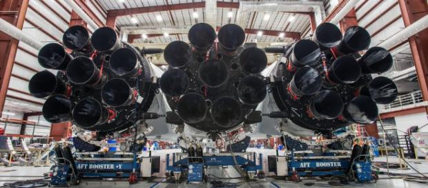 Elon Musk nos muestra cómo SpaceX alista al enorme Falcon Heavy ... - 360elsalvador.com Elon Musk nos muestra cómo SpaceX alista al enorme Falcon Heavy ... - 360elsalvador.com