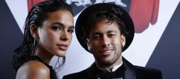 Neymar e Bruna Marquezine vão se casar e prometem fazer festança Neymar e Bruna Marquezine vão se casar e prometem fazer festança