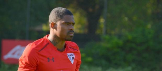 Maicosuel em treinamento do CT da Barra funda quando atuava pelo São Paulo Maicosuel em treinamento do CT da Barra funda quando atuava pelo São Paulo
