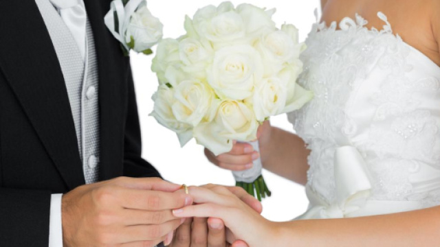 Regno Unito: arriva tardi in chiesa, il matrimonio salta