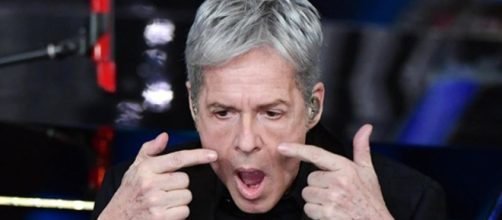 Claudio Baglioni ampiamente contestato per avere imitato il duce