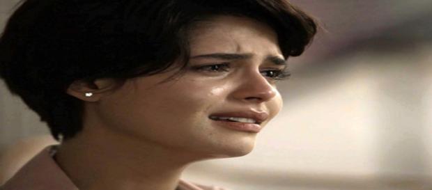 Adriana chora ao saber que pode estar com câncer. (Foto: Divulgação TV Globo) Adriana chora ao saber que pode estar com câncer. (Foto: Divulgação TV Globo)