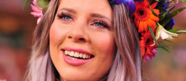 Dschungelkönigin Jenny Frankhauser freut sich über Unterstützung von Daniela Katzenberger - Foto: MG RTL D / Stefan Menne Dschungelkönigin Jenny Frankhauser freut sich über Unterstützung von Daniela Katzenberger - Foto: MG RTL D / Stefan Menne