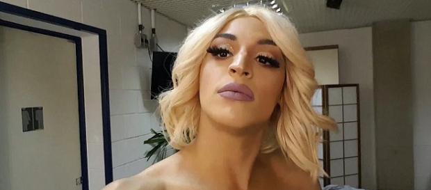 Pabllo Vittar dá ataque de estrelismo em restaurante Pabllo Vittar dá ataque de estrelismo em restaurante