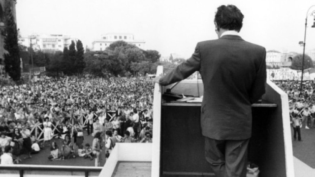 Politica e persuasione: cosa influenza la nostra decisione?